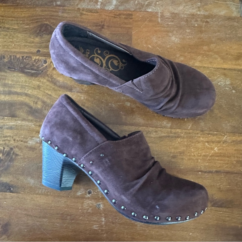 Dansko Nori Women's Dark Brown Suede Studded Slouch Mules size 41